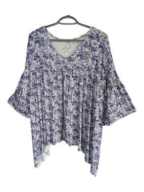 Gimmicks By BKE Blue & White Floral Swing/Empire Top Size Large Oversized